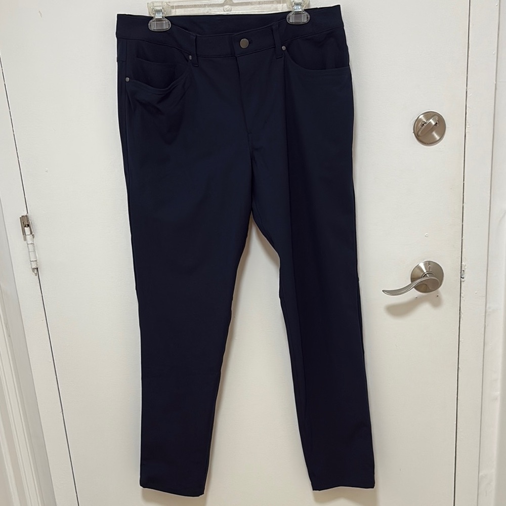 EUC Men’s Lululemon Pants
